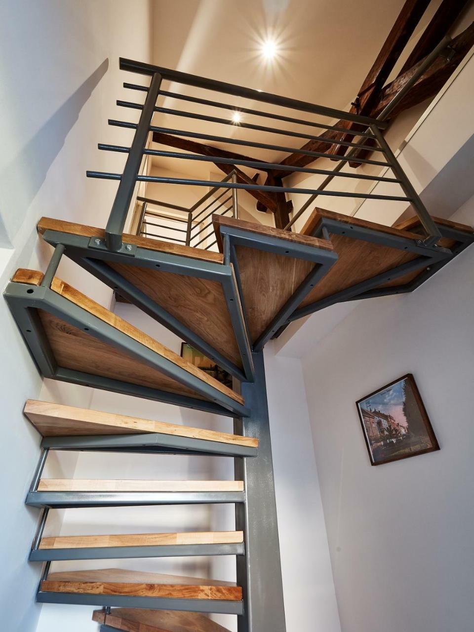 Eva Rooms & Studio Apartment Karlovac Exterior photo
