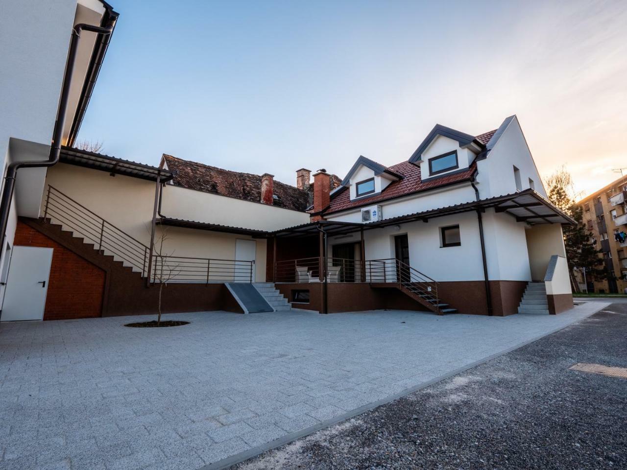 Eva Rooms & Studio Apartment Karlovac Exterior photo