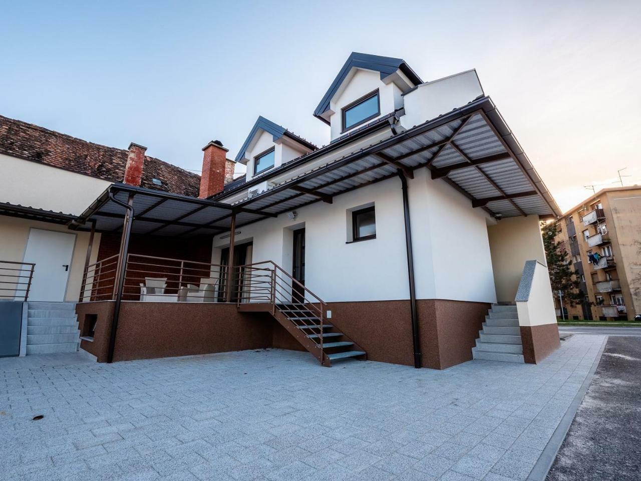 Eva Rooms & Studio Apartment Karlovac Exterior photo