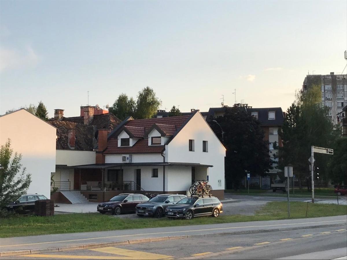 Eva Rooms & Studio Apartment Karlovac Exterior photo